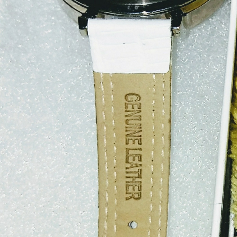 Watch - Picture 3 of 6